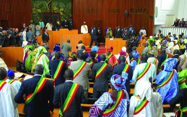 EN CONCLAVE HIER À DAKAR: Les députés de la majorité apportent leur «soutien moral» à Cheikh Tidiane Gadio et exhortent l’opposition à dialoguer
