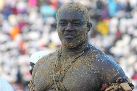 BALLA GAYE 2 AU LENDEMAIN DE SA VICTOIRE SUR MODOU LO : «Je suis prêt à attendre le vainqueur entre Eumeu Sène et Modou Lô»