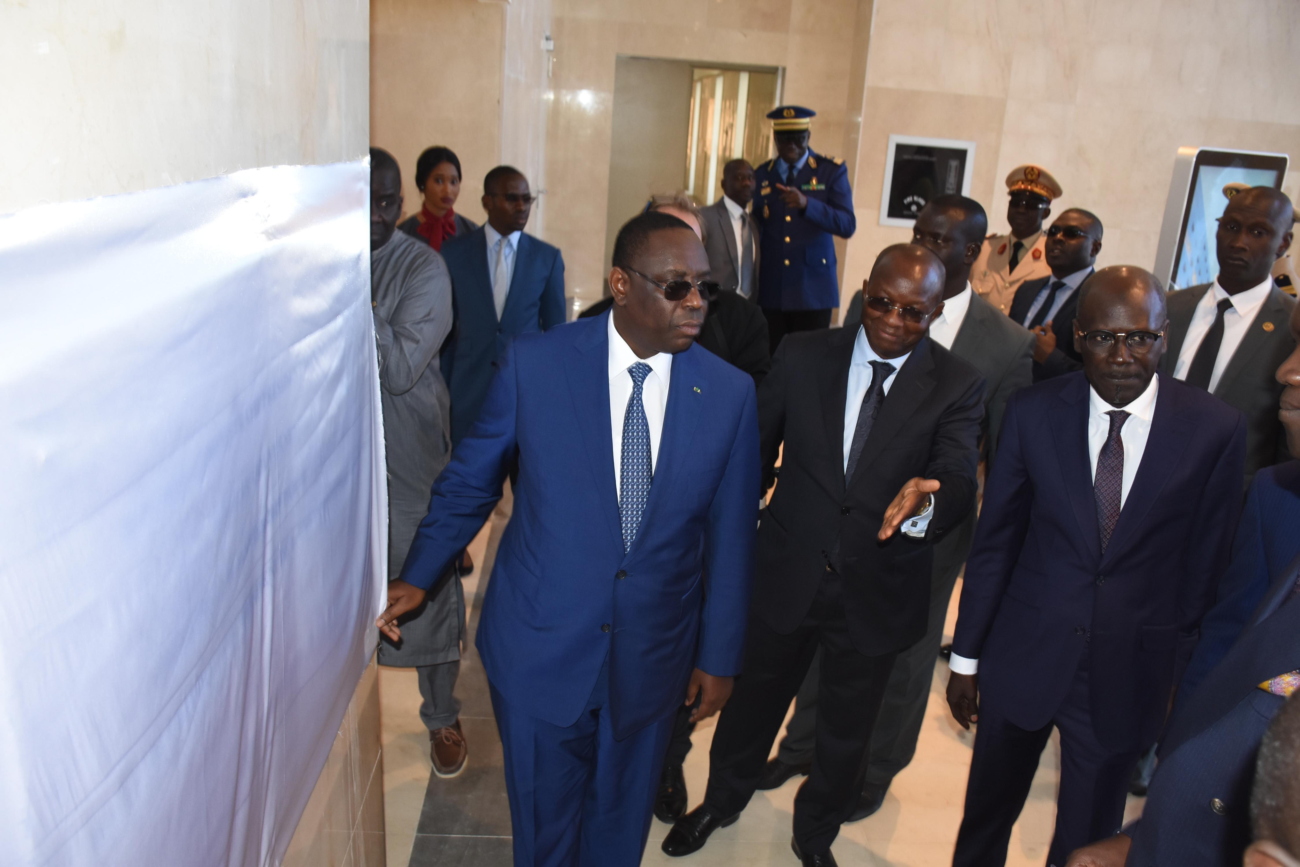 INAUGURATION DU BUILDING ADMINISTRATIF RÉNOVÉ: Macky Sall magnifie le joyau, s’extasie devant sa solidité, sa fonctionnalité et sa sécurisation et réhabilite le Maodo