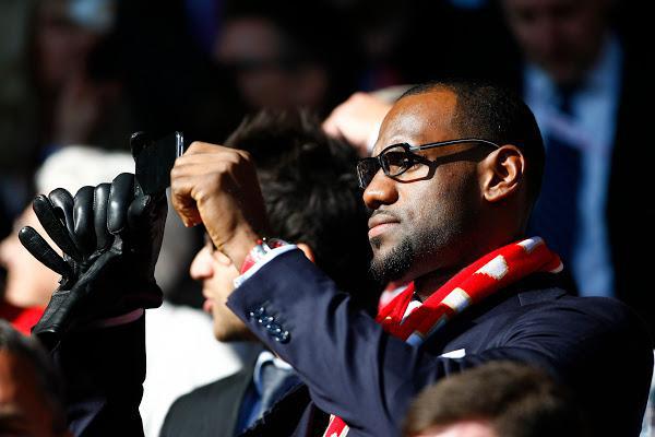BASKET - NBA : LeBron James s’enflamme pour l’exploit de Liverpool !