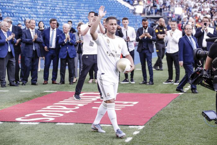 LE REAL MADRID QUI PRÉSENTE SON NOUVEAU GALACTIQUE EDEN HAZARD, C’EST MAINTENANT !