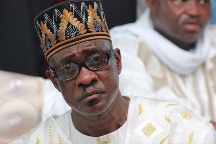 DONNE COMME TRANSHUMANT VERS LE MACKY: Me Madické Niang nie et accuse….