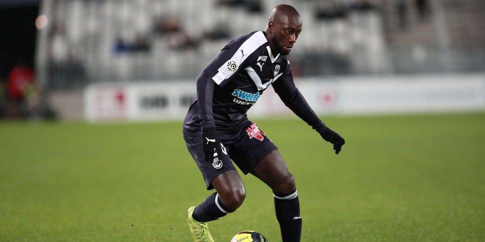 EN QUETE D’ARRIERE LATERAL : Séville a le viseur sur Sabaly