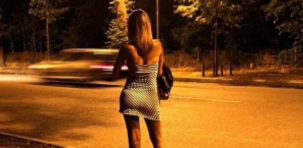 ROCAMBOLESQUE HISTOIRE DE MŒURS DEUX AMIS SE TAPENT UNE PROSTITUÉE ET SE RETROUVENT À LA BARRE POUR UNE HISTOIRE DE 1000 F