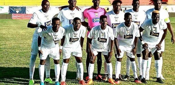 LE JARAAF BAT SALITAS ET VIRE EN TÊTE DE LA POUCE C