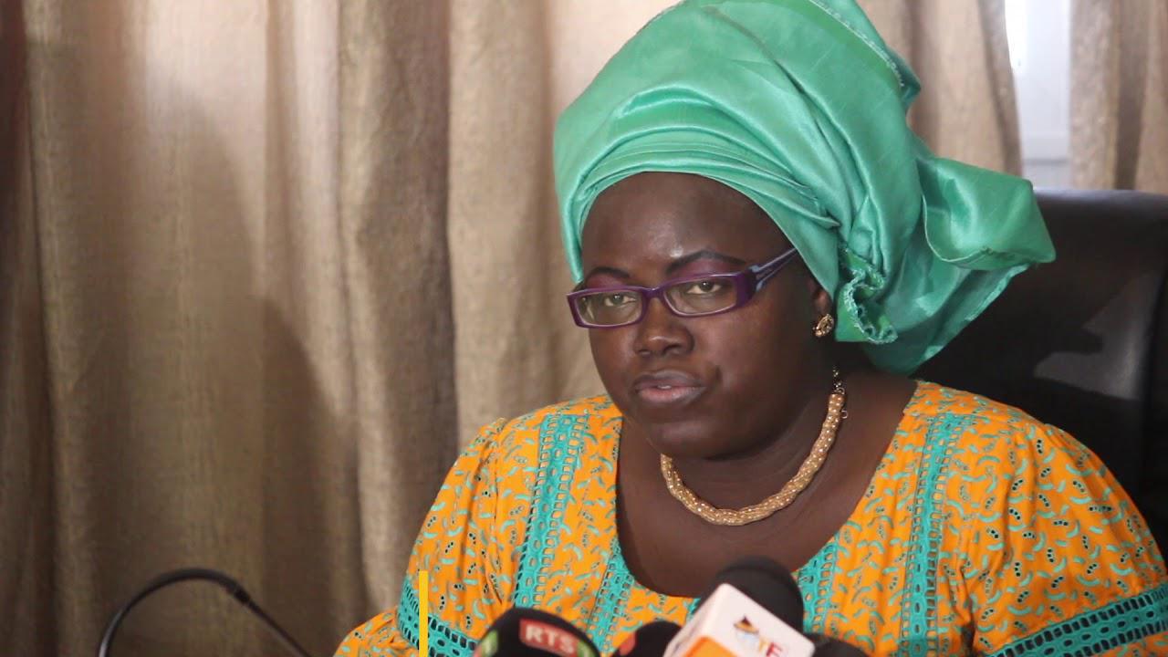 LE MINISTRE DU COMMERCE ET SES AGENTS EN BROUILLE: Le Synacom dénonce la gestion partisane d’Aminata Assome Diatta et étale son calvaire sur la place publique