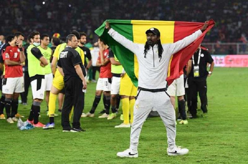 ALIOU CISSE, SELECTIONNEUR DES LION:S  «J’ai faim, j’ai la dalle, j’ai les dents qui trainent en bas, je veux encore aller gagner d’autres titres»
