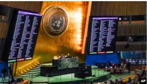 Israël-Hamas: l'Assemblée générale de l'ONU vote pour une  "trêve humanitaire immédiate", colère d'Israël
