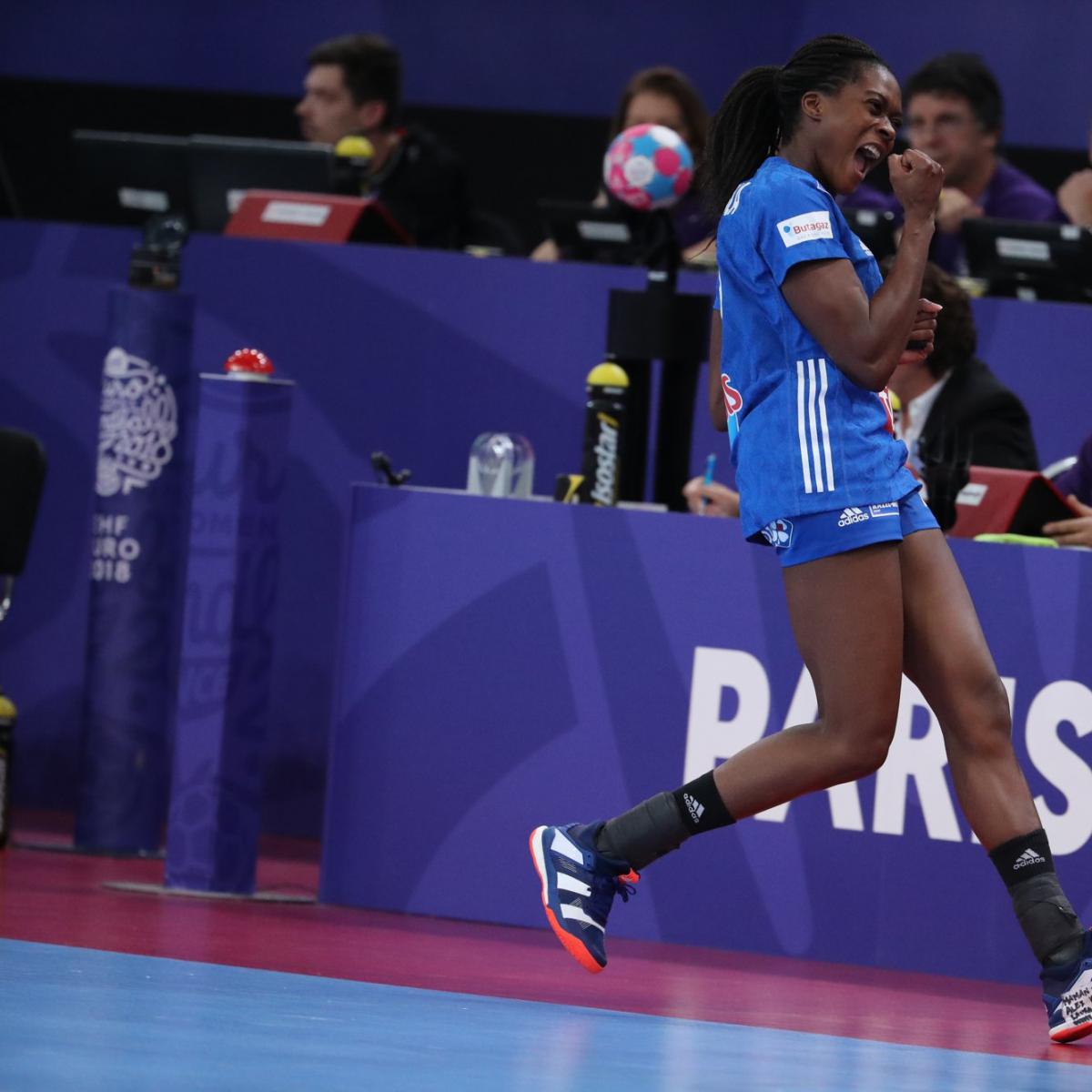 GNONSIANE NIOMBLA, HANDBALLEUSE, EX-BLEUE NATURALISEE SENEGALAISE : "On ne veut pas que je joue avec le Sénégal... Parce que le Sénégal n'est pas un pays émergent..."