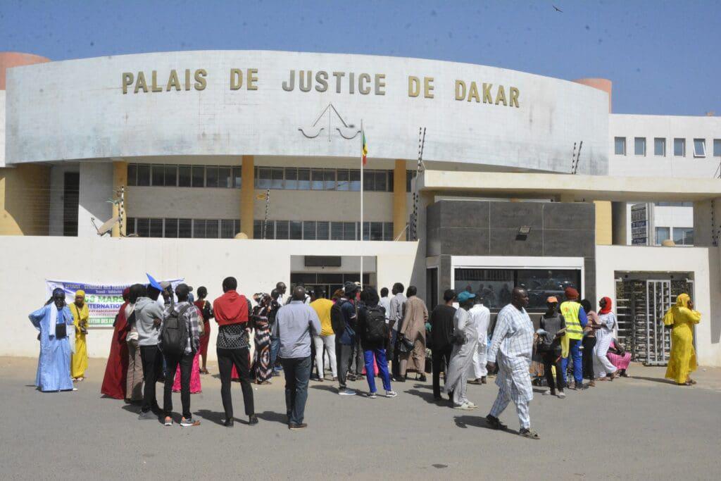 AFFAIRE DU MATRICIDE A GUINAW-RAILS SUD : Amadou D, ancien étudiant à l’Université Assane Seck, a subi un surmenage en classe de Terminale