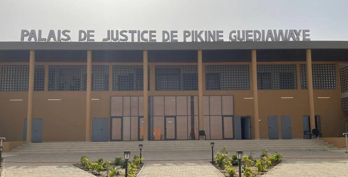ESCROQUERIE AU VISA : Le marabout Prince Mbacké condamné avec sursis, mais reste en détention pour un autre dossier en instruction