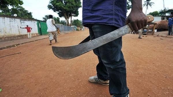 TENTATIVE DE MEURTRE A TOUBA THIAROYE : Un homme attaqué à coups de machette par son voisin