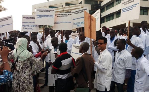 CRÉATION DU STATUT DE MÉDECIN EN SPÉCIALISATION ET AUDIENCE AU PALAIS : Le Collectif des médecins en spécialisation suspend sa grève et donne 3 mois au gouvernement