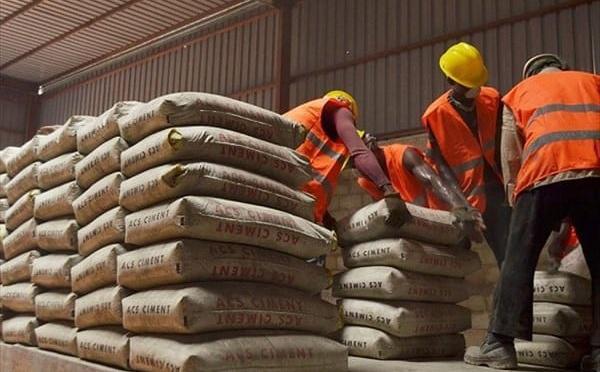 PRODUCTION DE CIMENT, D’ELECTRICITE, CHIFFRE D’AFFAIRES DES SERVICES …: Les signaux au rouge