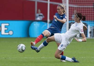 Après l'Allemagne en 2011, Camille Abily et les Bleues veulent vivre une nouvelle Coupe du monde (Photo : Eric Baledent)