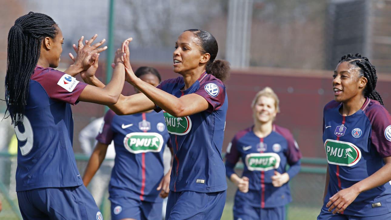 Katoto et Delie après le dernier but (photo PSG.fr)