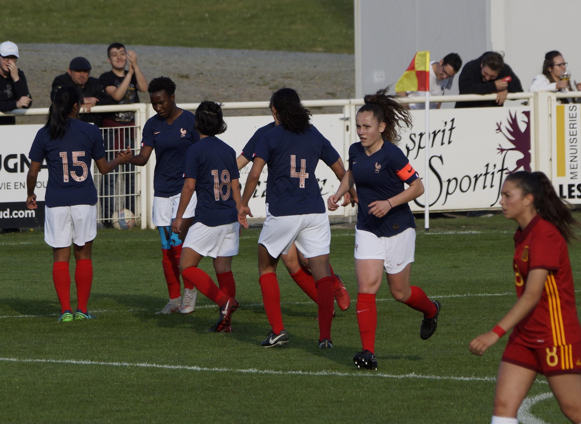 Troisième but pour Becho, meilleure buteuse du tournoi
