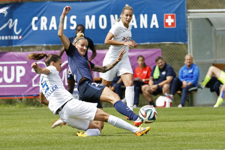 Vidéo - PSG - ZÜRICH : Le geste technique avec le but d'Anja MITTAG