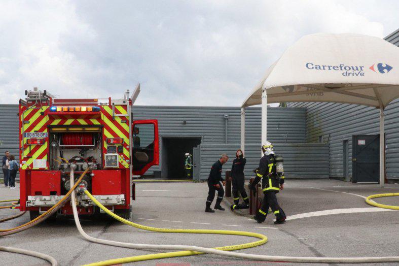 Notre-Dame-de-Gravenchon : 46 salariés d'un Carrefour market franchisé au chômage technique après un incendie