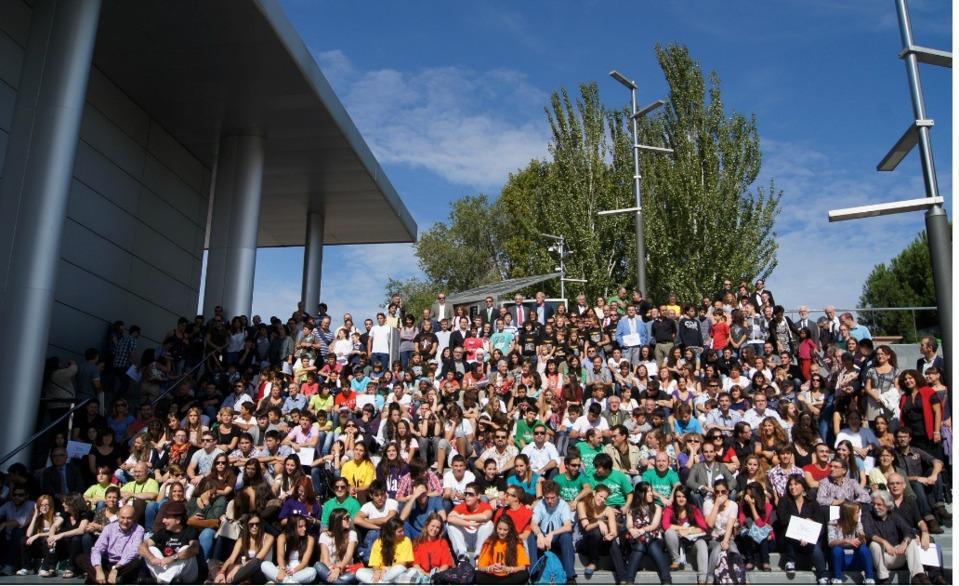 Foto de familia con todos los premiados, ¡a ver si me encontráis! Fuente: Galería FECyT