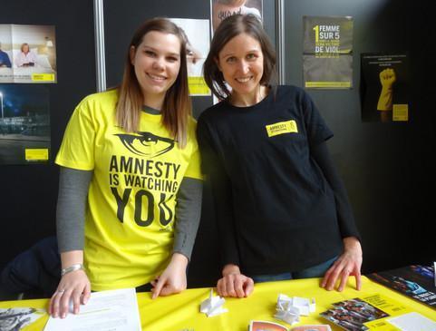 Sophia, Noah et Mohamed rencontrent Marine et Fiona d'Amnesty International