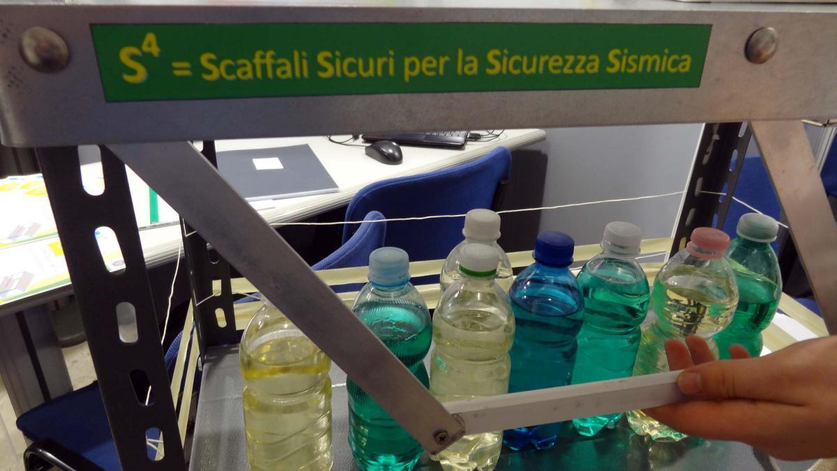 25. S4=Scaffali Sicuri per la Sicurezza Sismica 25. S4=Scaffali Sicuri per la Sicurezza Sismica