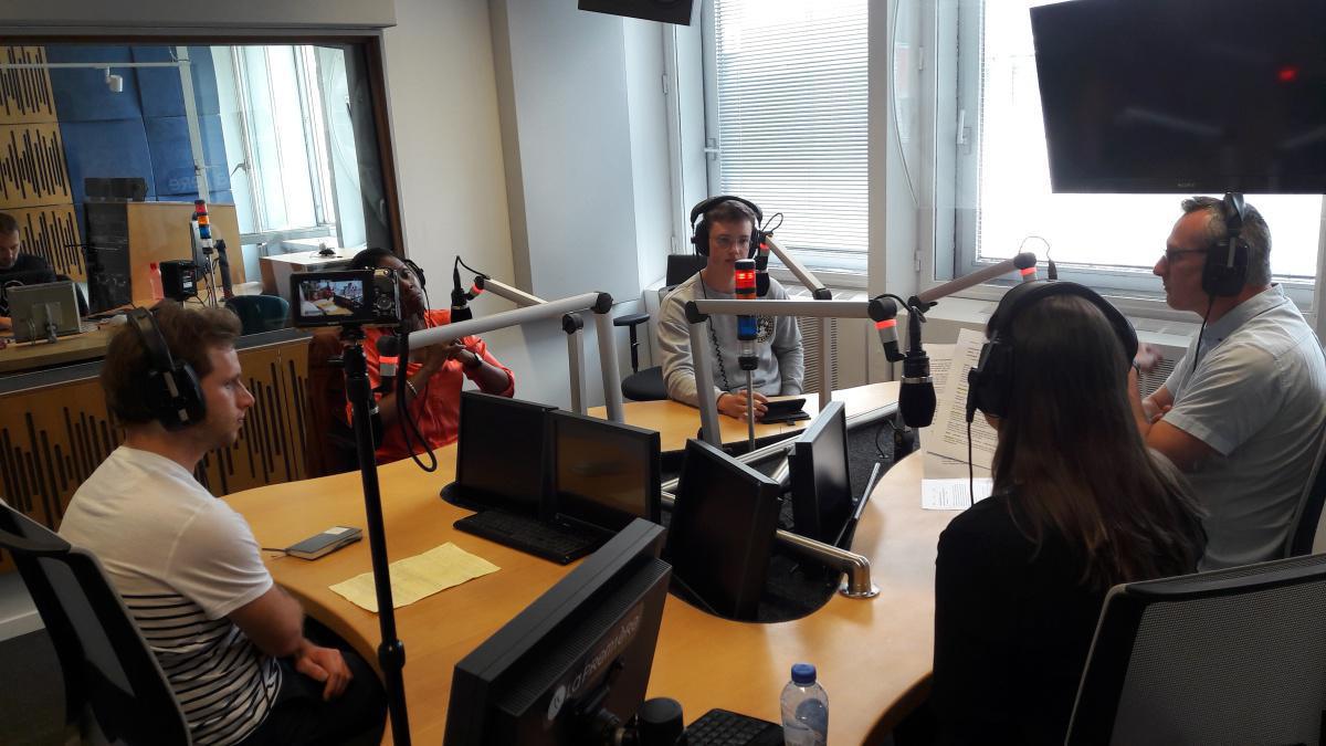 Emission radio Emission radio