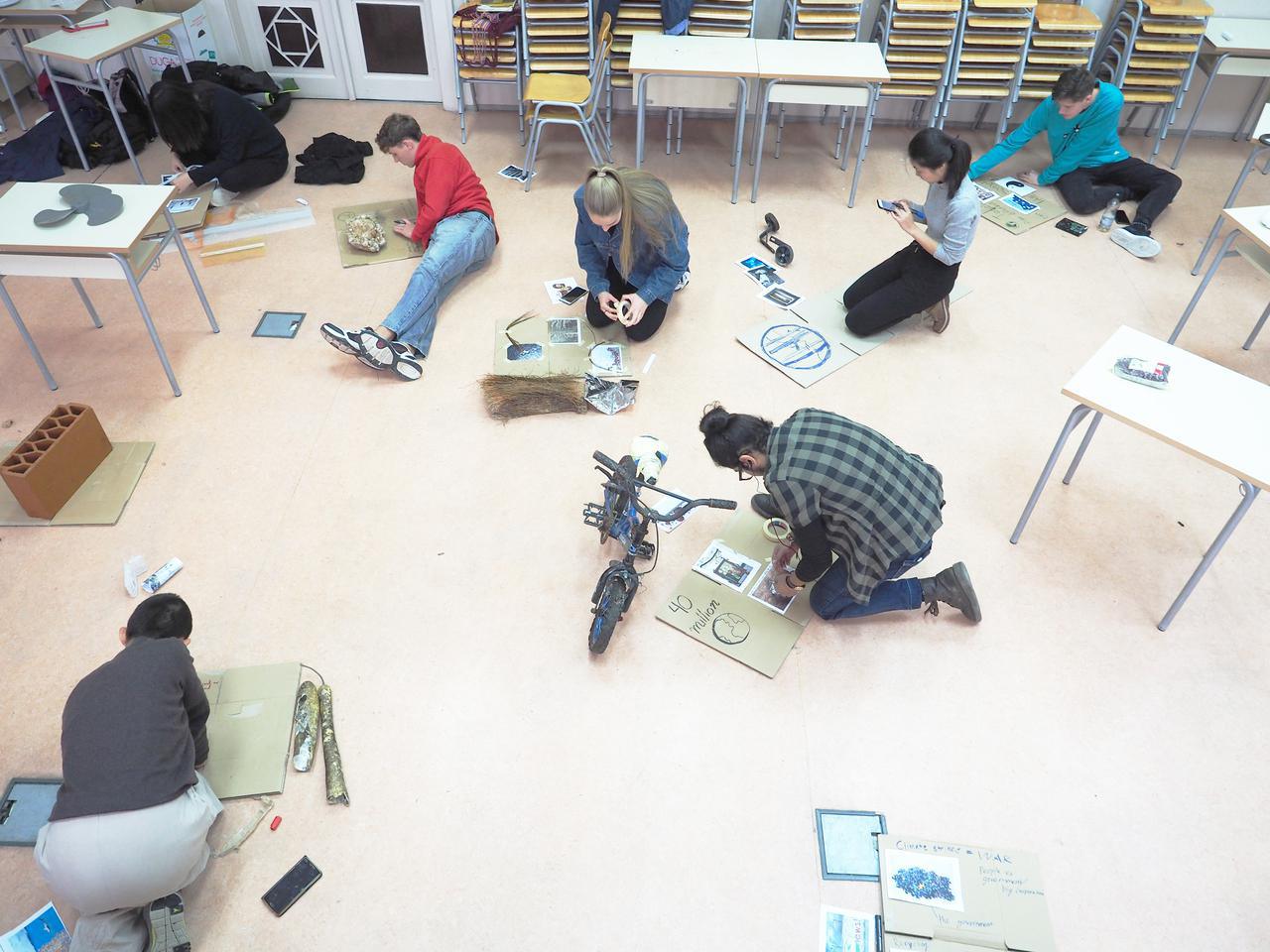 PHASE I Group photos Analysis of objects, photos etc. 03