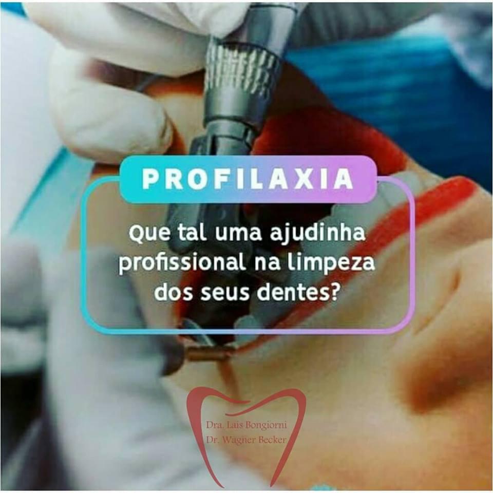 Odontologia Integrada - Dr. Wagner Becker & Dra. Laís Bongiorni Odontologia Integrada - Dr. Wagner Becker & Dra. Laís Bongiorni