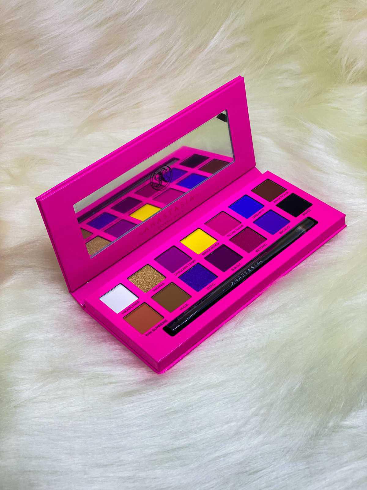 Ēve Make & Co. Ēve Make & Co.