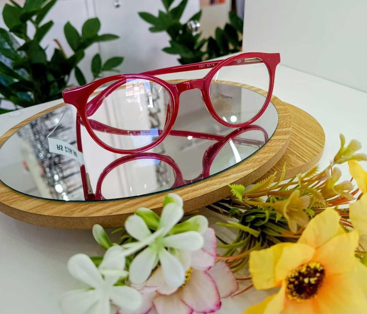 Na compra do seu óculos completo sua armação é CORTESIA !!! Na compra do seu óculos completo sua armação é CORTESIA !!!