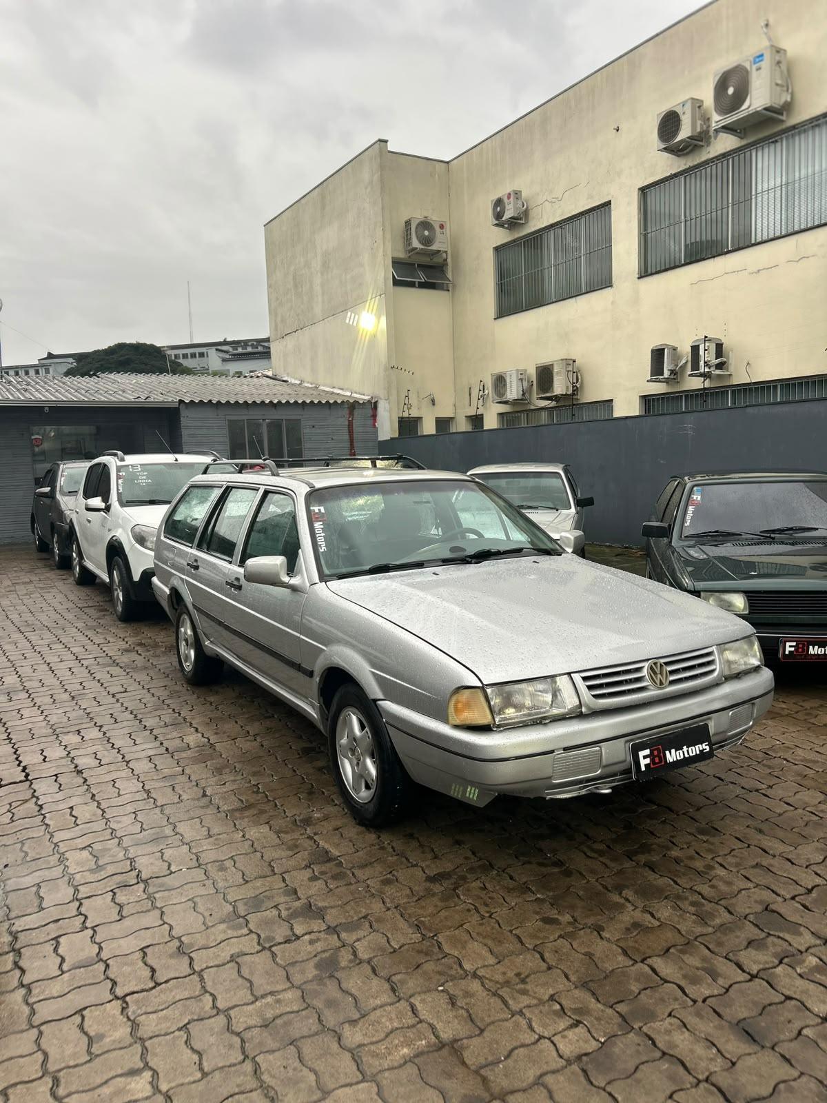 Santana Quantum 2.0 - Completa R$ 13.900,00 Santana Quantum 2.0 - Completa R$ 13.900,00