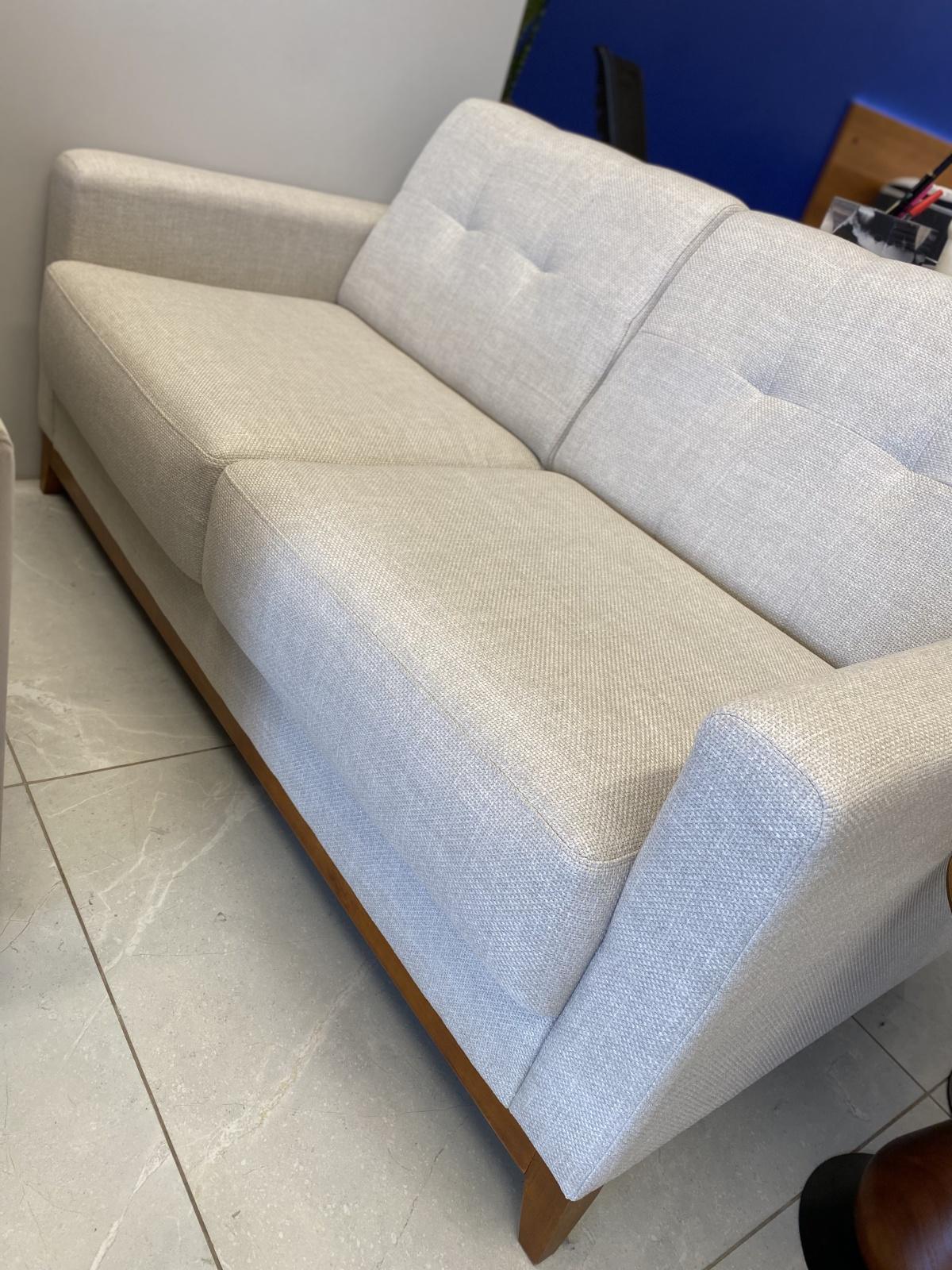 Sofá fixo Herval por R$ 1.799,00 Sofá fixo Herval por R$ 1.799,00