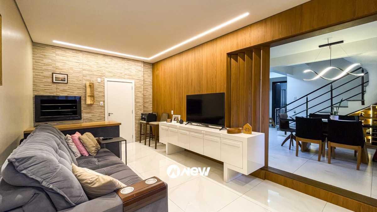 Casa reformada no bairro Rincão em Novo Hamburgo 4 quartos - piscina Casa reformada no bairro Rincão em Novo Hamburgo 4 quartos - piscina