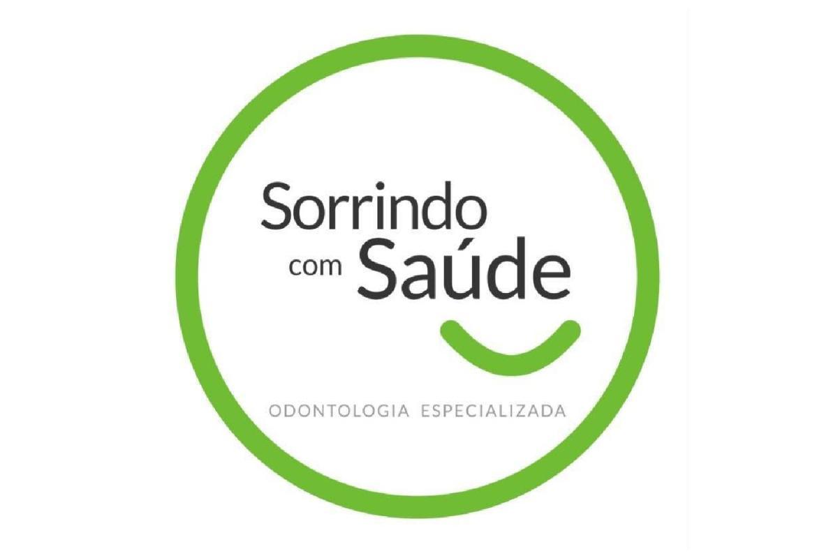 Clínica Sorrindo com Saúde Clínica Sorrindo com Saúde
