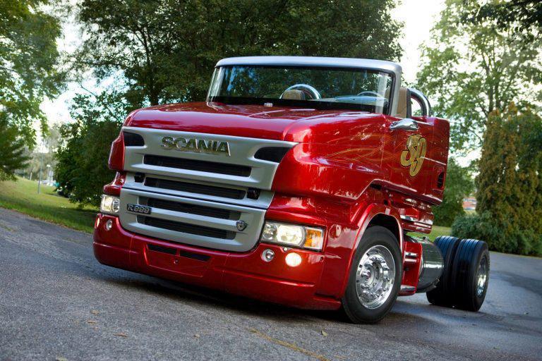 Icônico Red Pearl, o único Scania conversível do mundo Icônico Red Pearl, o único Scania conversível do mundo