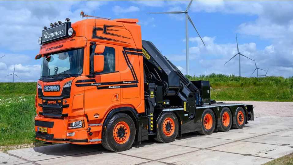Scania 660R V8 é transformado em guindaste gigantesco na Holanda