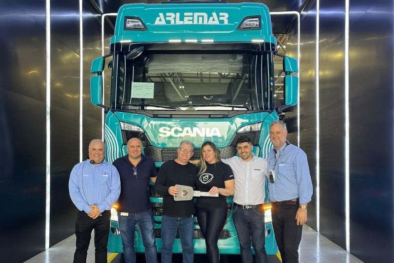 Um Super caminhão para os 30 anos da Arlemar Transportes