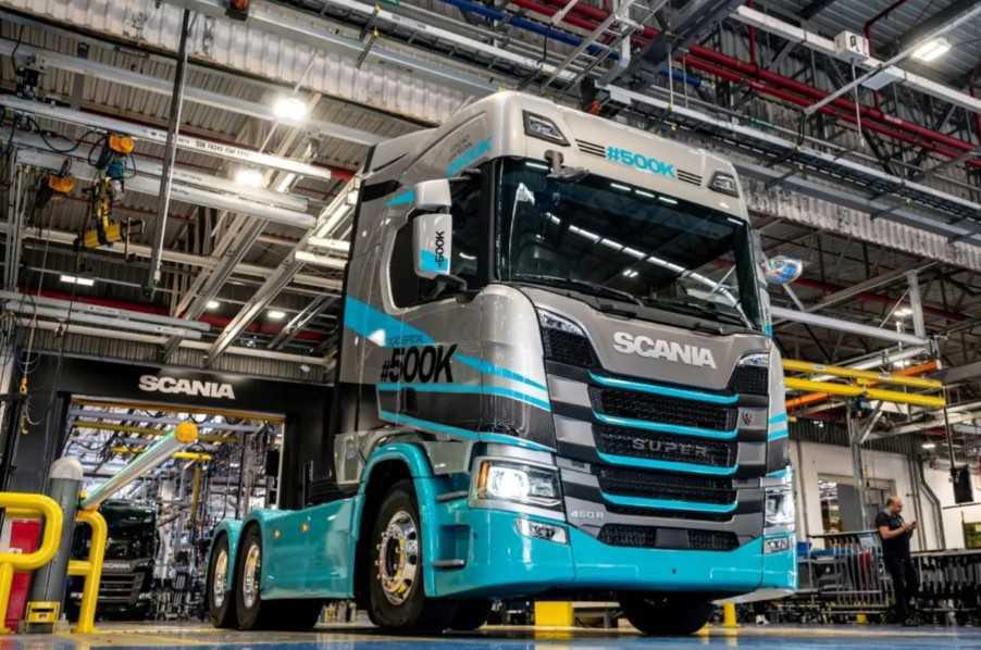 Scania acaba de produzir o caminhão 500 mil no Brasil Scania acaba de produzir o caminhão 500 mil no Brasil
