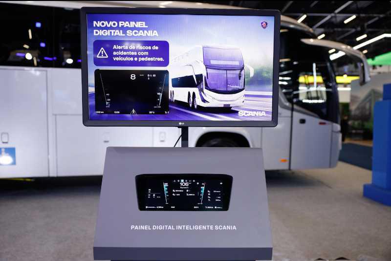 Tecnologia a bordo: conheça o novo painel digital dos ônibus Scania