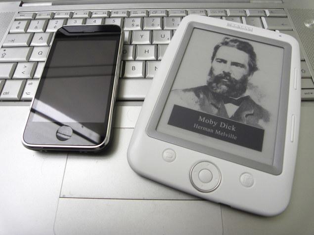 Apple iPhone vs Cybok Opus