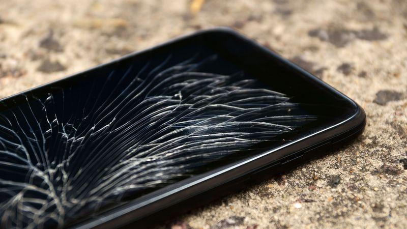 Les futurs smartphones pourraient être revêtus d’un nouveau matériau qui s’auto-répare