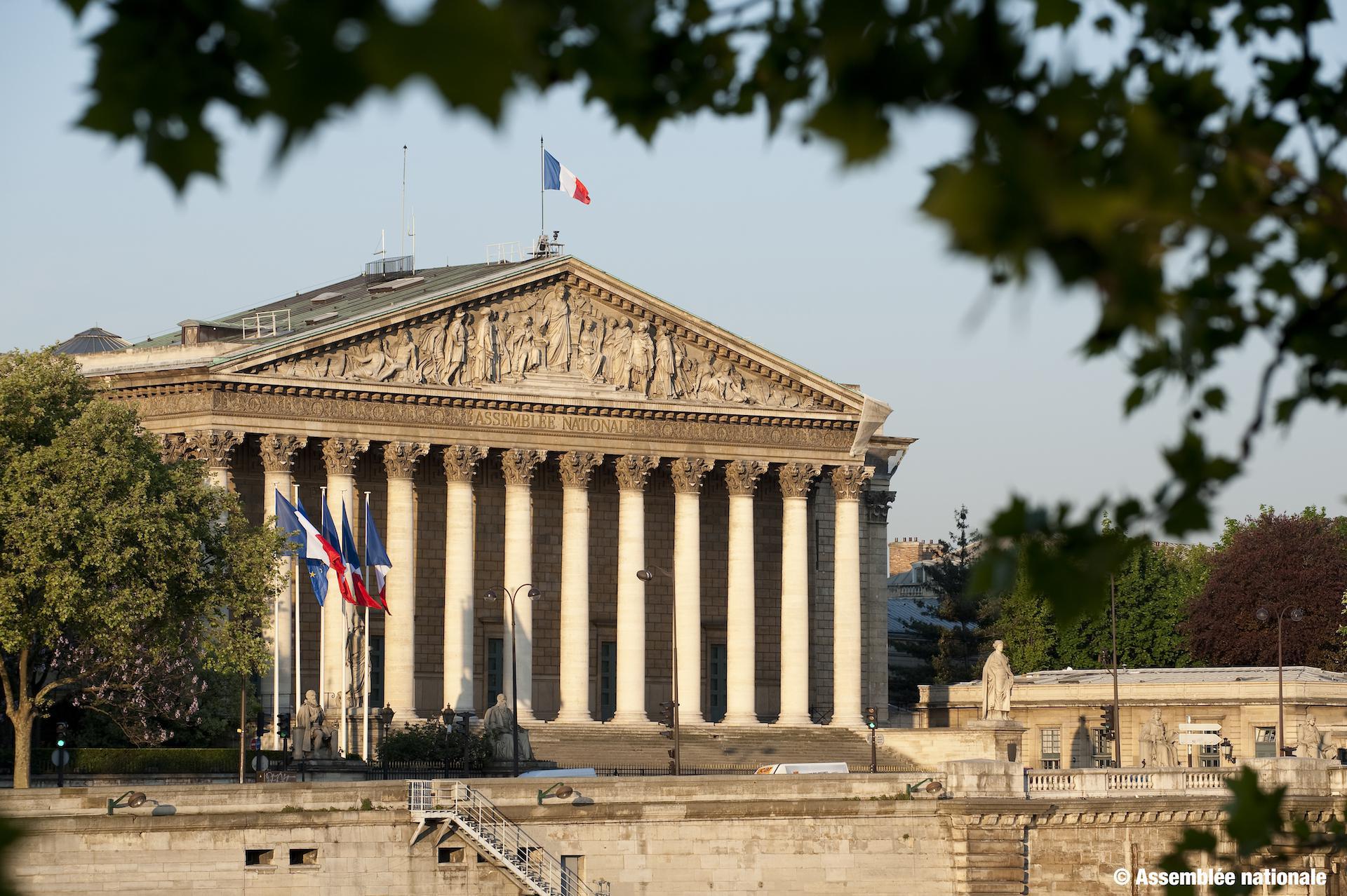 Les députés votent la baisse des frais de résiliation téléphonique