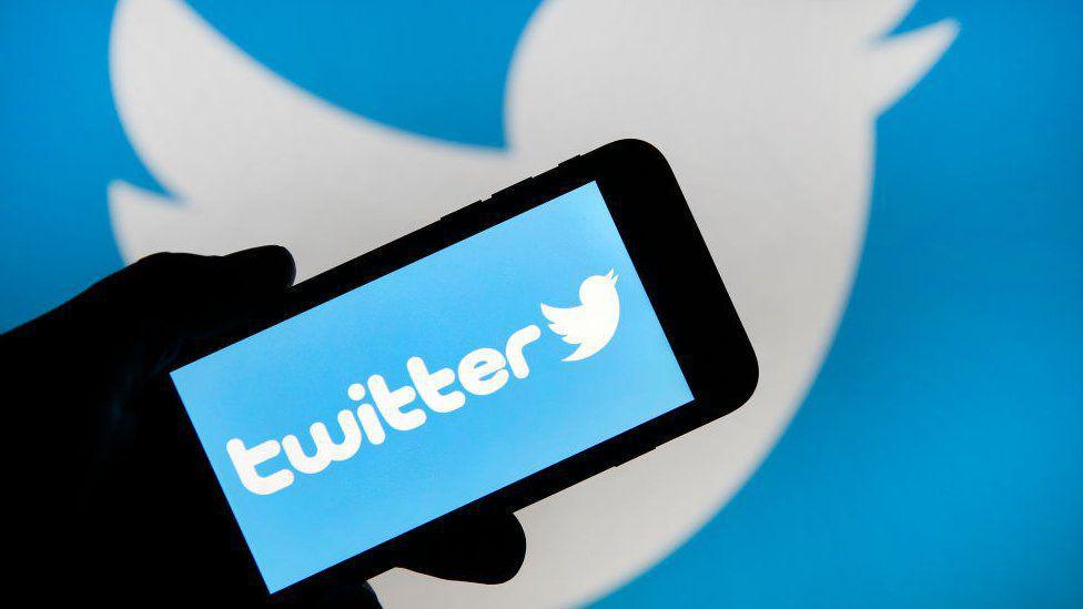 Essayer Twitter avant de s'engager !