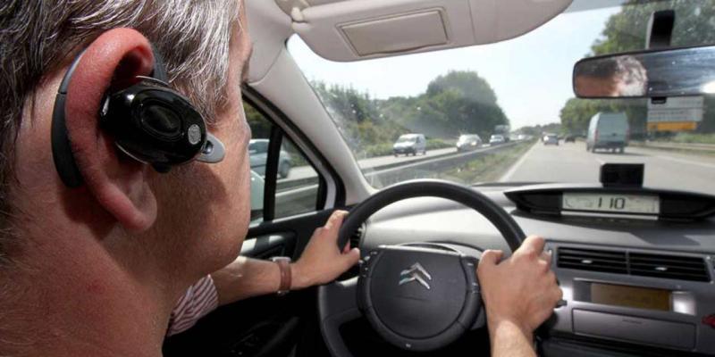 Les kits mains libres pour mobile désormais interdits au volant
