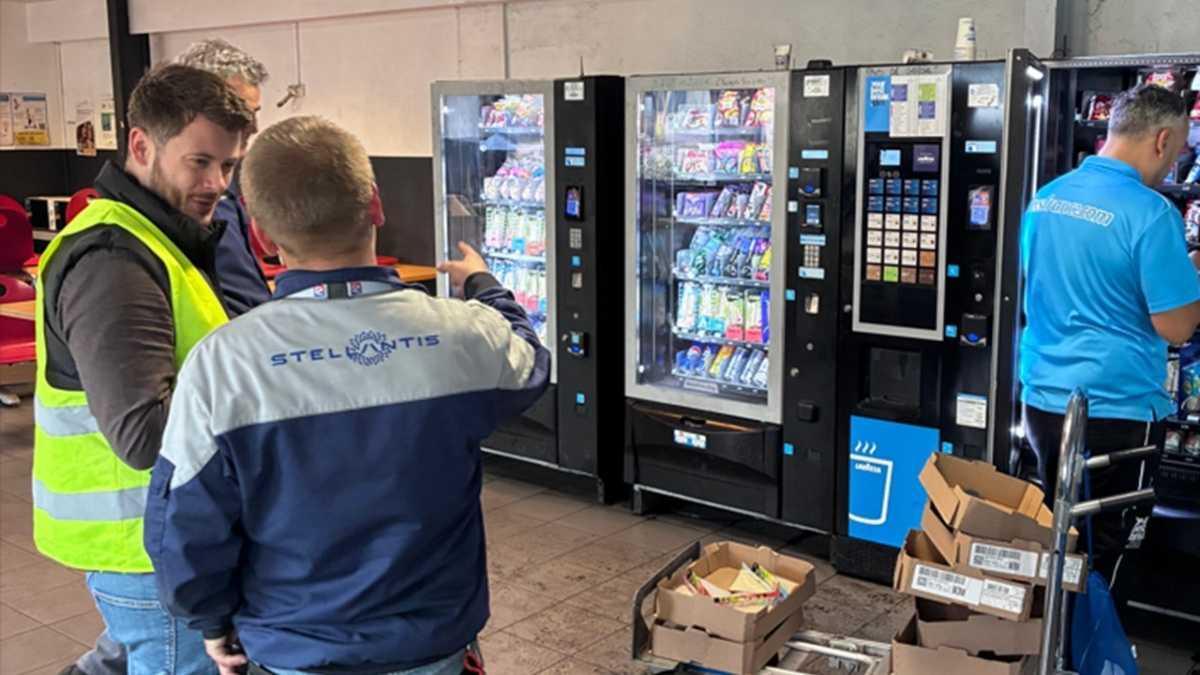 DISTRIBUTEURS DE SANDWICHS : FO fait le point avec le prestataire