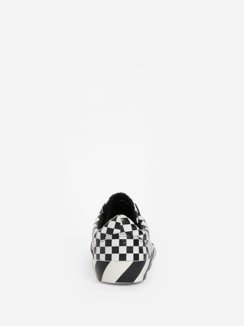 OFF-WHITE “Low Top Sneakers”
