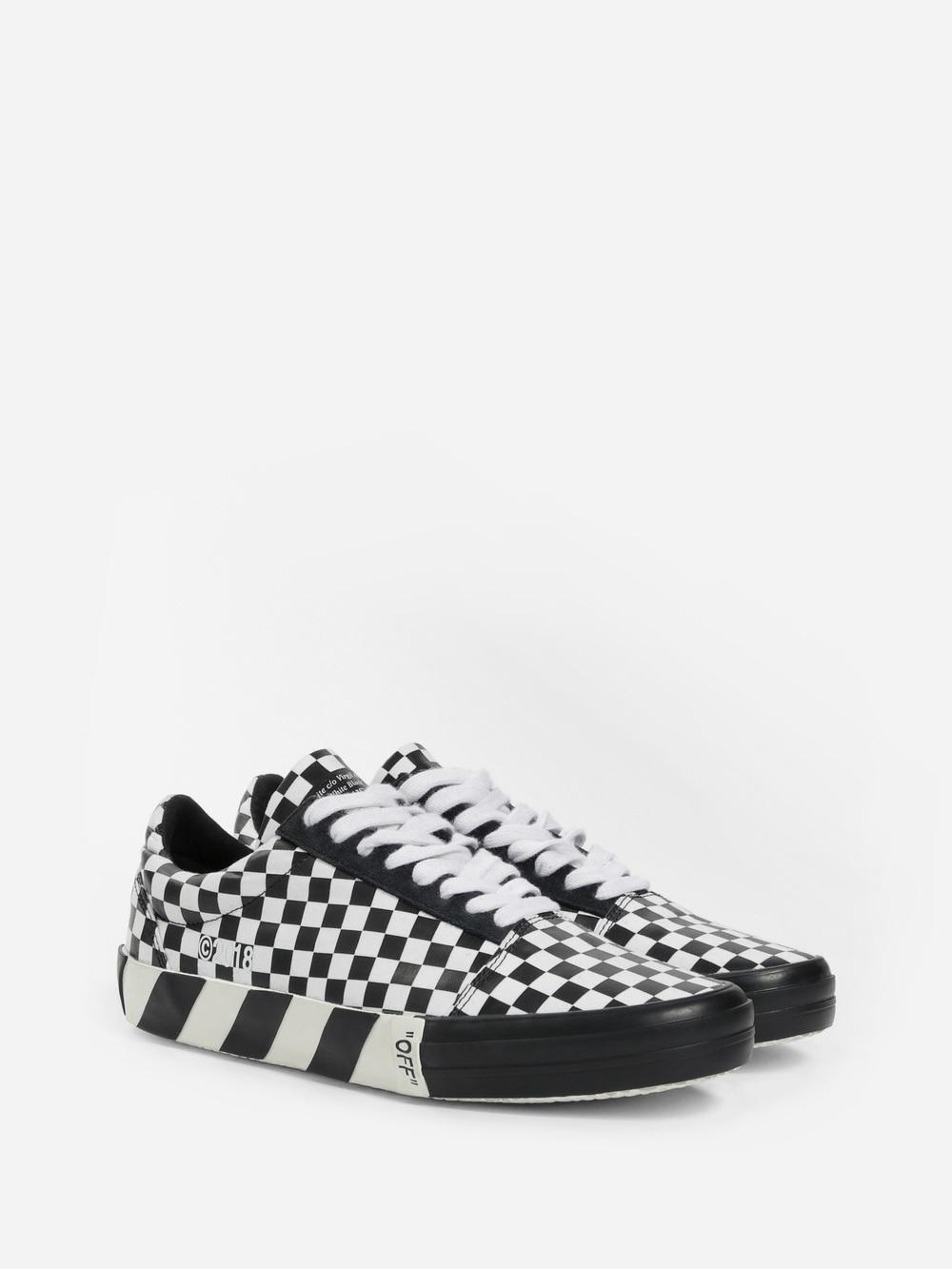 OFF-WHITE “Low Top Sneakers”