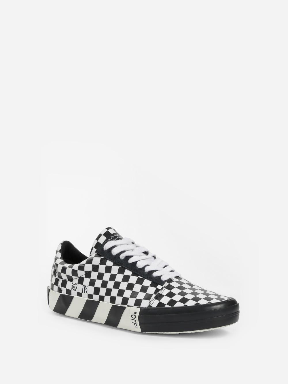 OFF-WHITE “Low Top Sneakers”