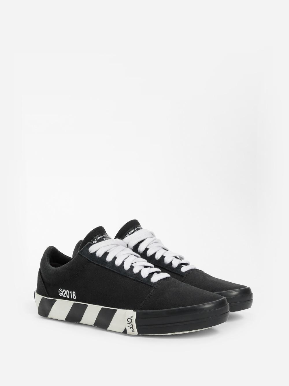 OFF-WHITE “Low Top Sneakers”